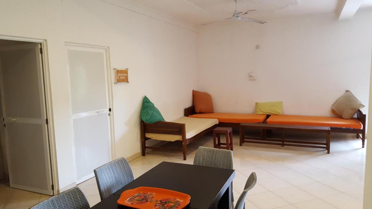 Hostel The Backpack Hub At Weligama Exterior foto