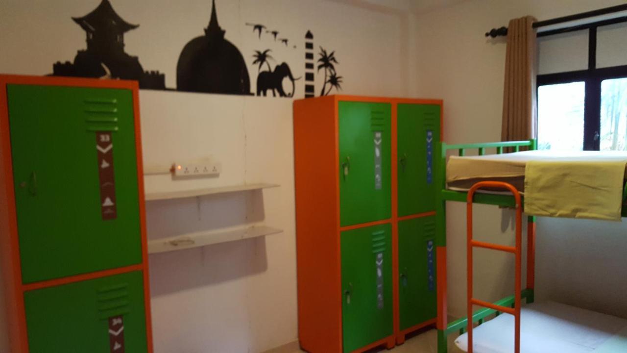 Hostel The Backpack Hub At Weligama Exterior foto